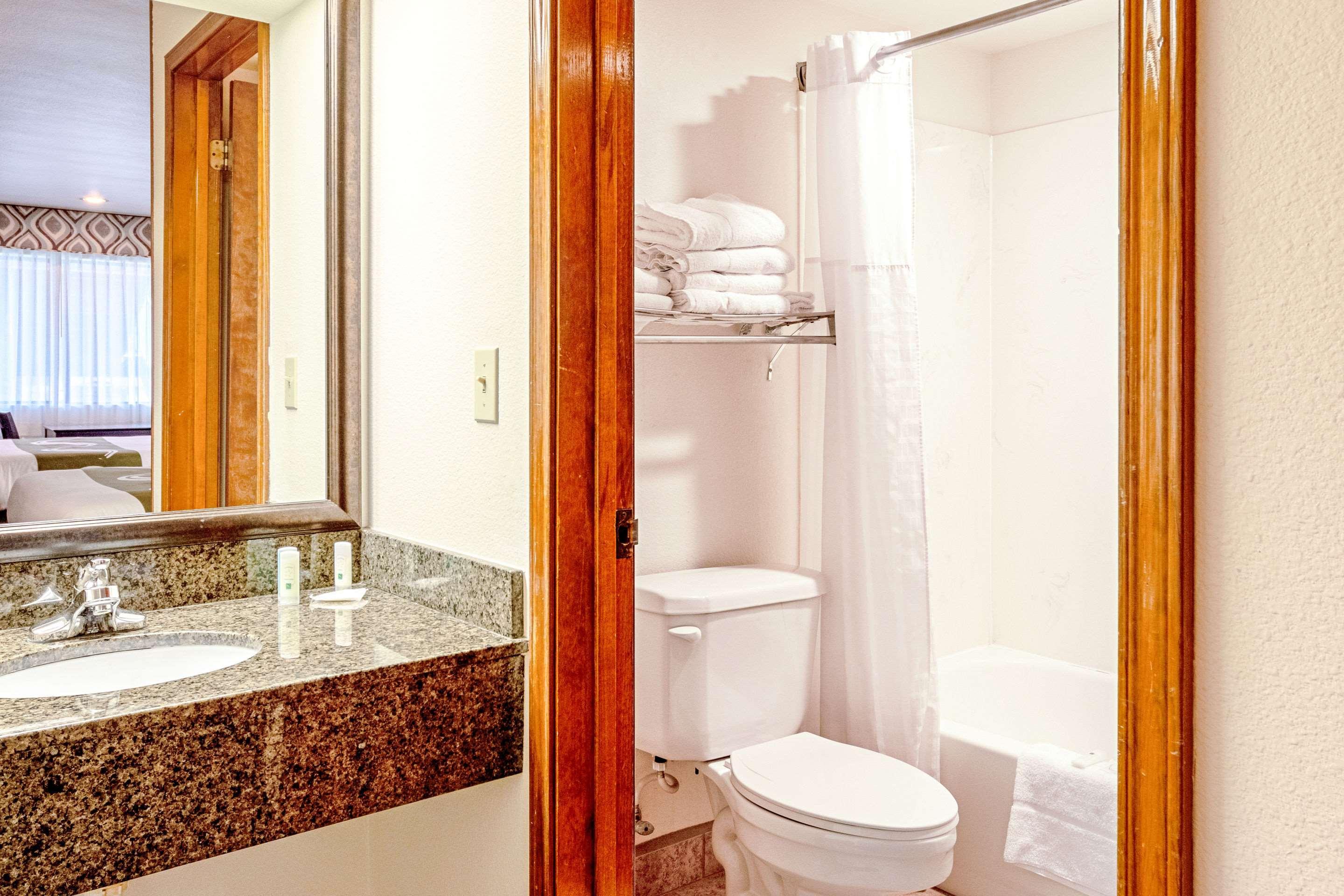 Quality Inn Three Rivers Eksteriør billede